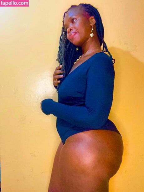 Edna Anjela exklusive freie bild