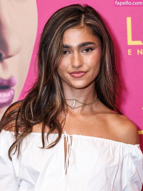 Rayna V schöne pornostar foto