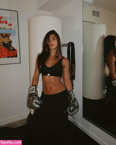 Rayna V xxx sex bilder