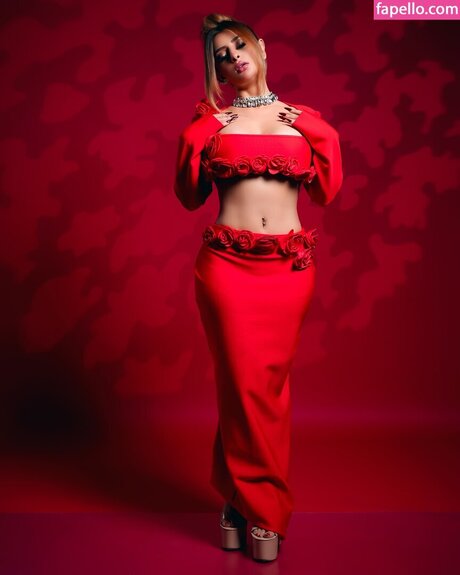 centerfold-onlyfans heiße kunst fotos