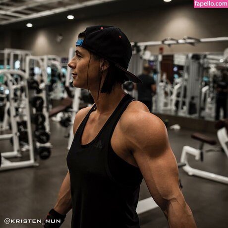 Kristen Nun hd nackt foto