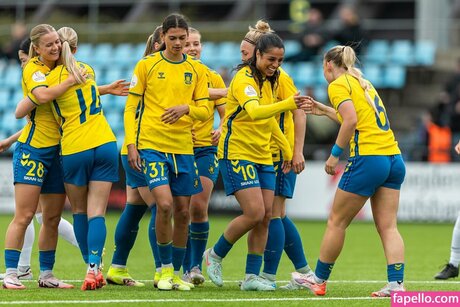 Julie Jorde schauspielerin sexy bilder