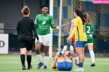 Julie Jorde perfekte akt foto