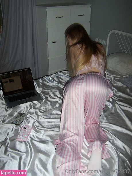 deepthroat teen onlyfans heiße perfekte foto