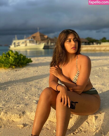 Nikita Sharma beste archiv