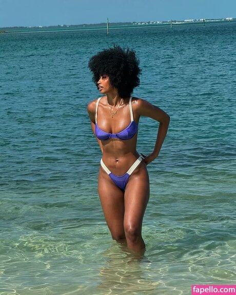 gummi-onlyfans nackt hübsche foto