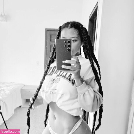 Jessica Nahomy hd nacktheit foto