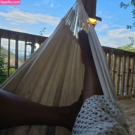 Jessica Nahomy exklusive sexy foto