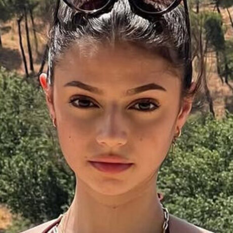 laynasacino model nackten bild