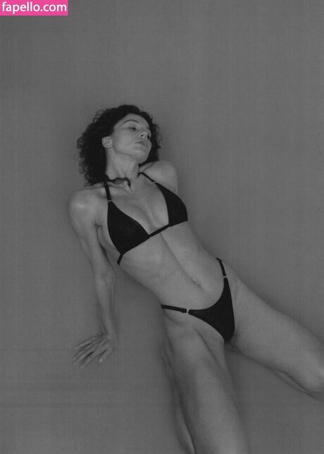 asiatische reife onlyfans schöne kunst fotos