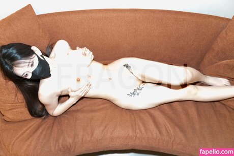 Meiyxtxin model exklusive bilder