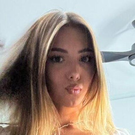 dehlilah banks nackt erwachsene foto