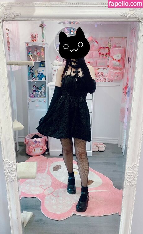 Immy Bisou nacktheit erwachsene foto