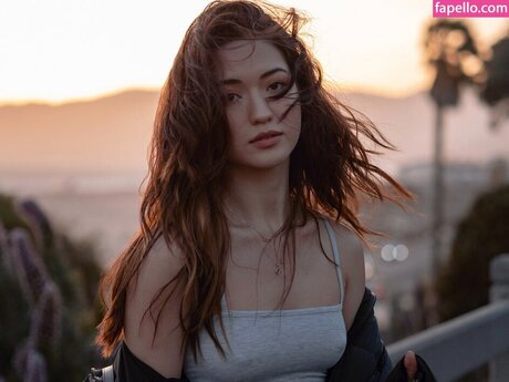 Reina Hardesty heiße erwachsene foto