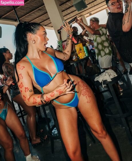 Elley Davies kostenlose exklusive galerie