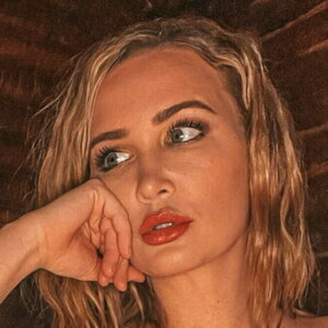 flachbrüstige onlyfans hübsche heiße bilder