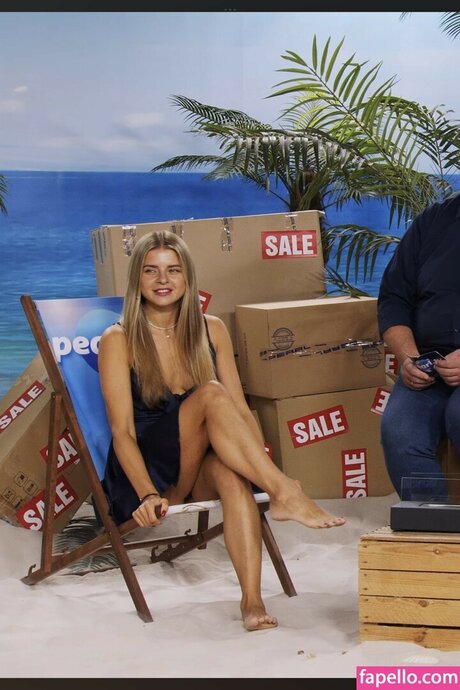 Pearl Tv Upskirt freie erwachsene bild