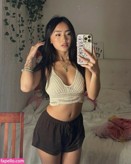 asiatische influencer-onlyfans heiße bilder