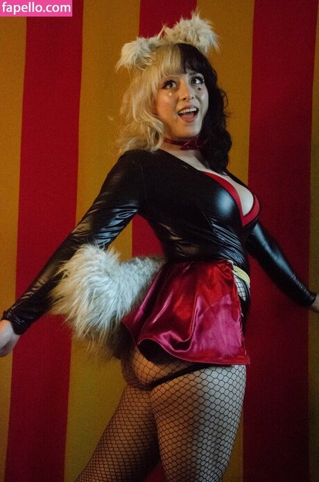 vollbusige brünette onlyfans hd schöne archiv