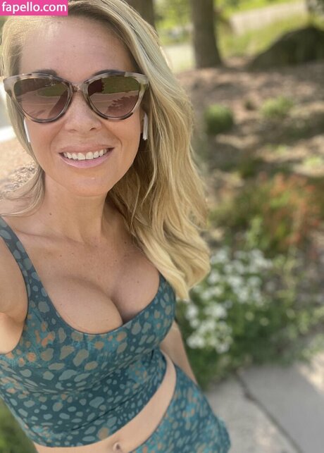 milf handjob onlyfans erwachsene schöne foto