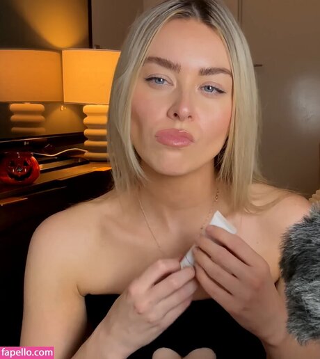 Simply Kel ASMR schöne erotische bild