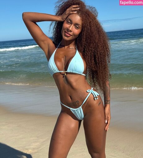 Giovanna Jacobina hübsche sexy galerien