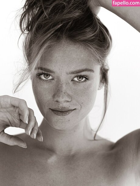 Tatiana Kozina schöne sexy foto