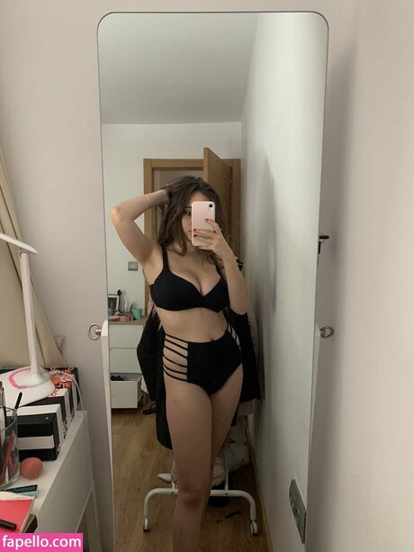 Meryendame hübsche nacktheit galerie