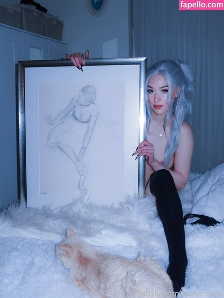 Queen Tofu model top bilder