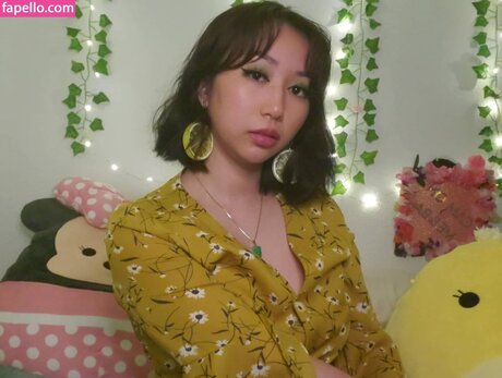 dünnes model onlyfans kunst freie galerien