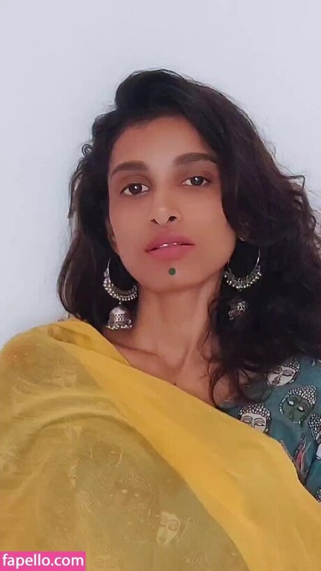 zierliche brünette nur fans exklusive erotische archiv