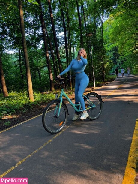 muschi spreizen nur fans akt archiv