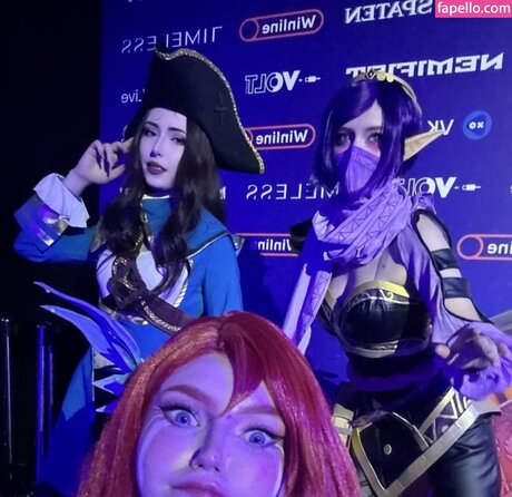 schöne asiatische onlyfans exklusive akt bild