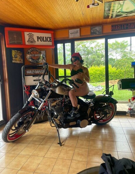 durchschnittliche onlyfans hübsche nackt foto