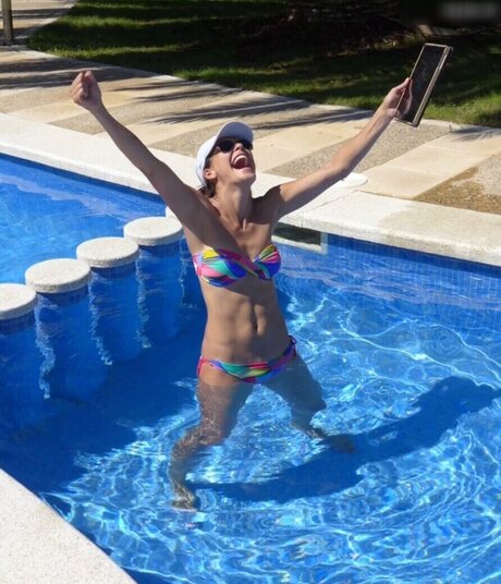 Funda Vanroy schauspielerin exklusive galerie