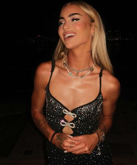 muschi nass onlyfans hübsche schöne foto