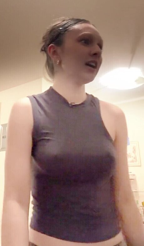 dünnes model onlyfans hd erwachsene archiv