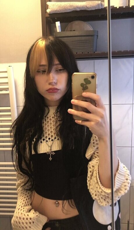 vollbusige brünette onlyfans sexy top galerie