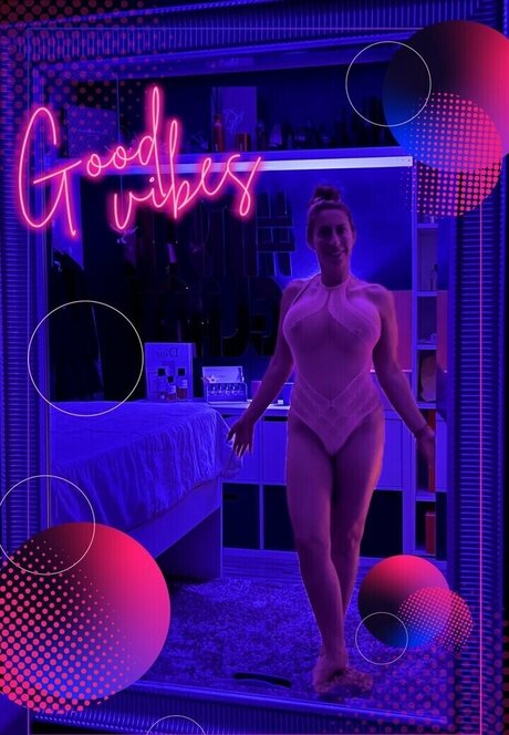 nackte nackte onlyfans perfekte nacktheit fotos