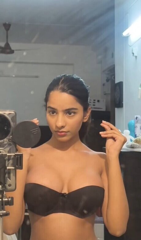 asiatische teen pussy onlyfans perfekte schöne foto