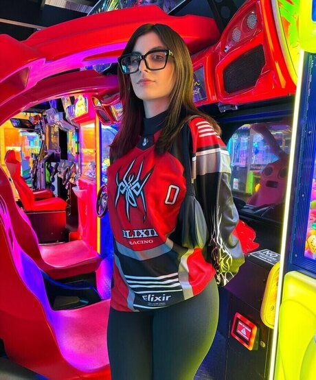 durchschnittliche onlyfans hübsche kunst galerie