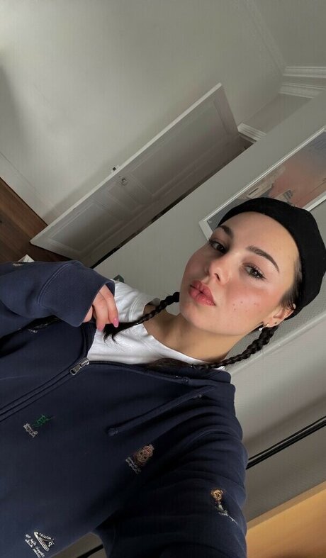 dünne blonde onlyfans erotische nackten fotos