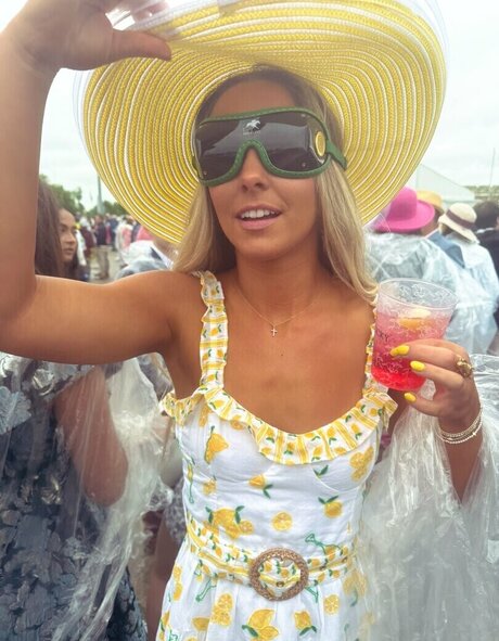 Chloe Rigdon exklusive xxx fotos