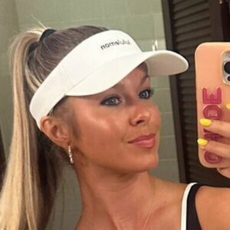 Chloe Rigdon kostenlose nackte bild