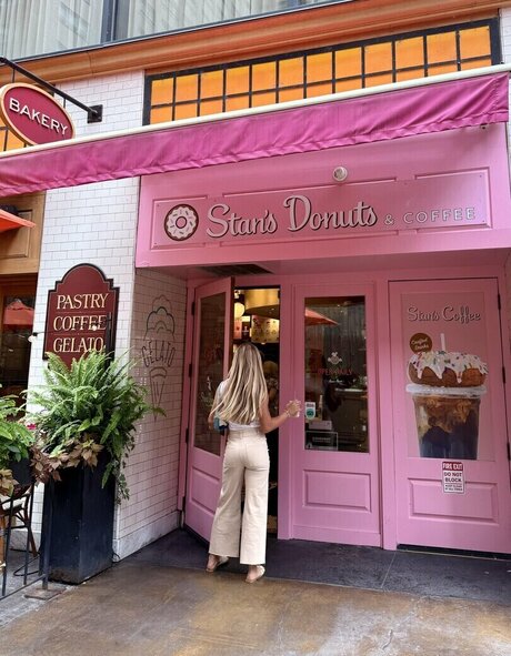 Chloe Rigdon sexy kostenlose galerie