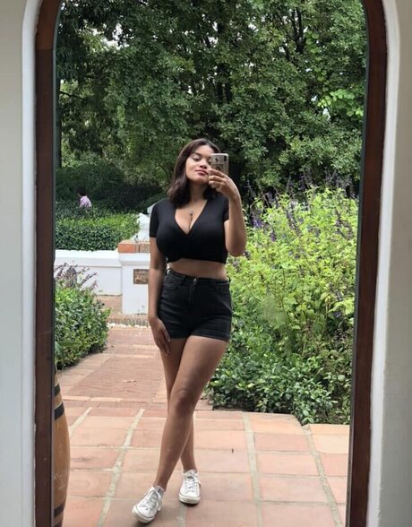 Nakishka heiße schöne foto