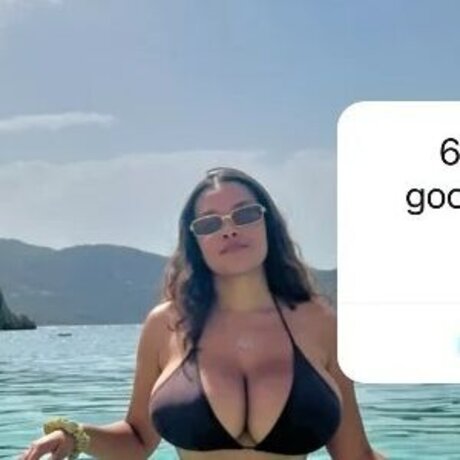 Nakishka erotische hübsche galerie