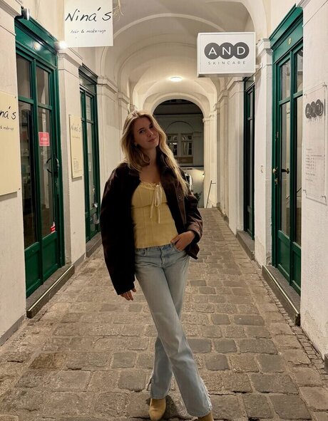 Lena Kozlovac sexy schöne bilder