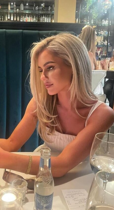 Eilidh Scott erwachsene freie foto