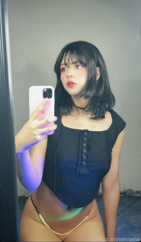 Vaniasse schauspielerin nackte bild